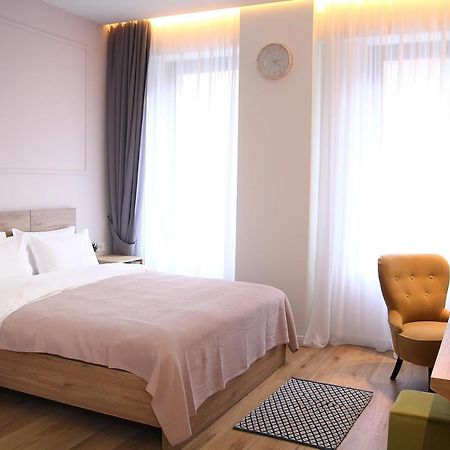 Parilament on Rustaveli 4 rooms Tbilisi Buitenkant foto