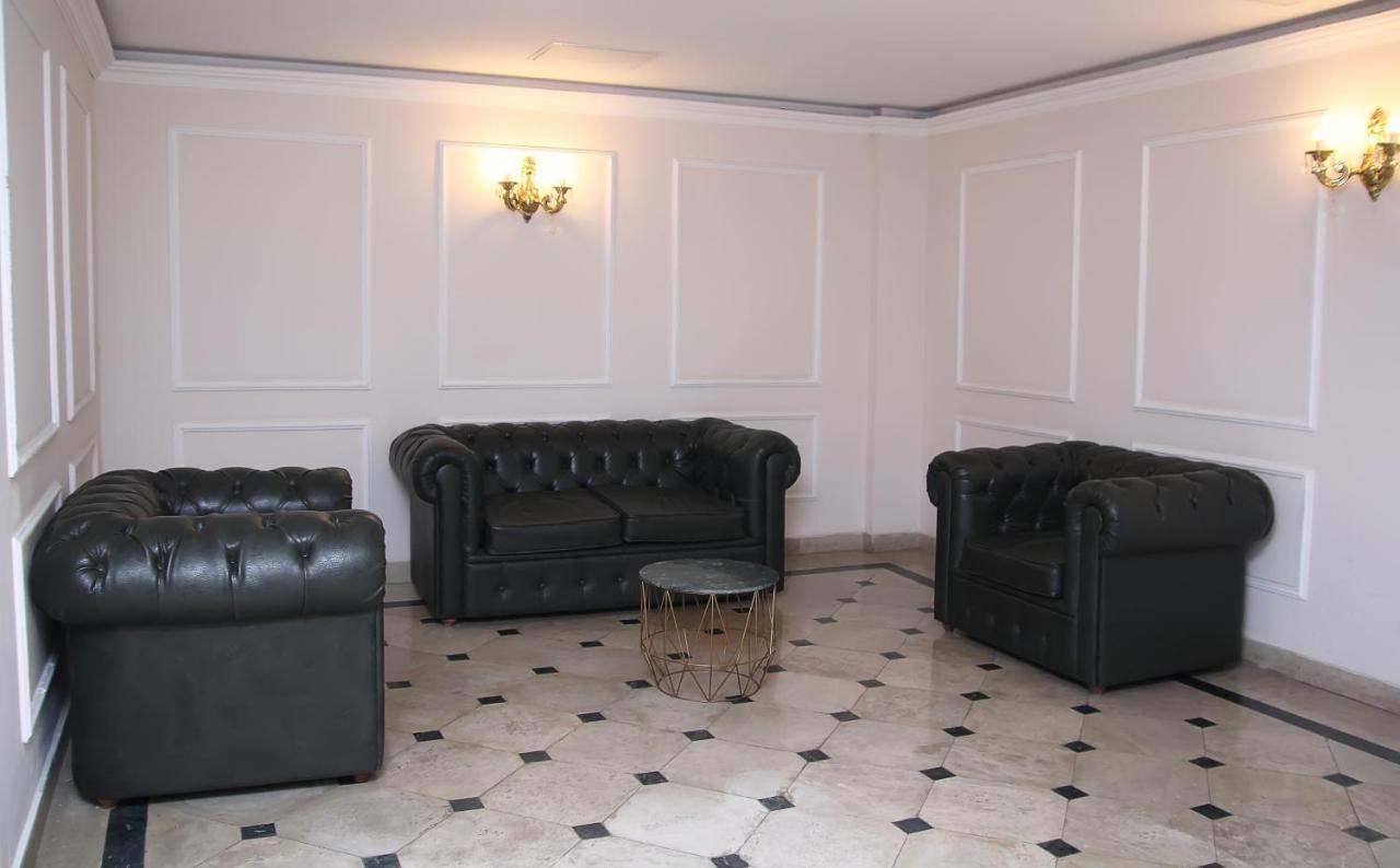 Parilament on Rustaveli 4 rooms Tbilisi Buitenkant foto