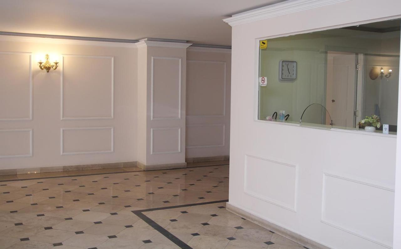 Parilament on Rustaveli 4 rooms Tbilisi Buitenkant foto