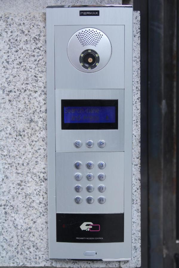 Parilament on Rustaveli 4 rooms Tbilisi Buitenkant foto
